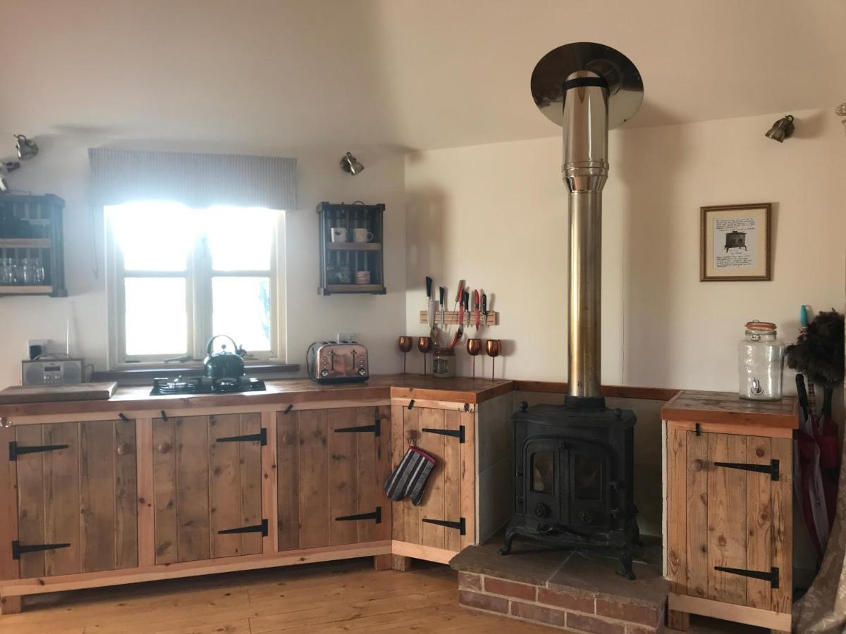Woodpecker Cabin With Hot Tub King's Lynn Exterior foto